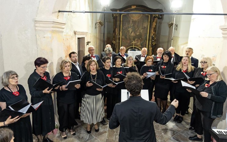 Održan poetsko-glazbeni program "Svetom Duhu na čast"